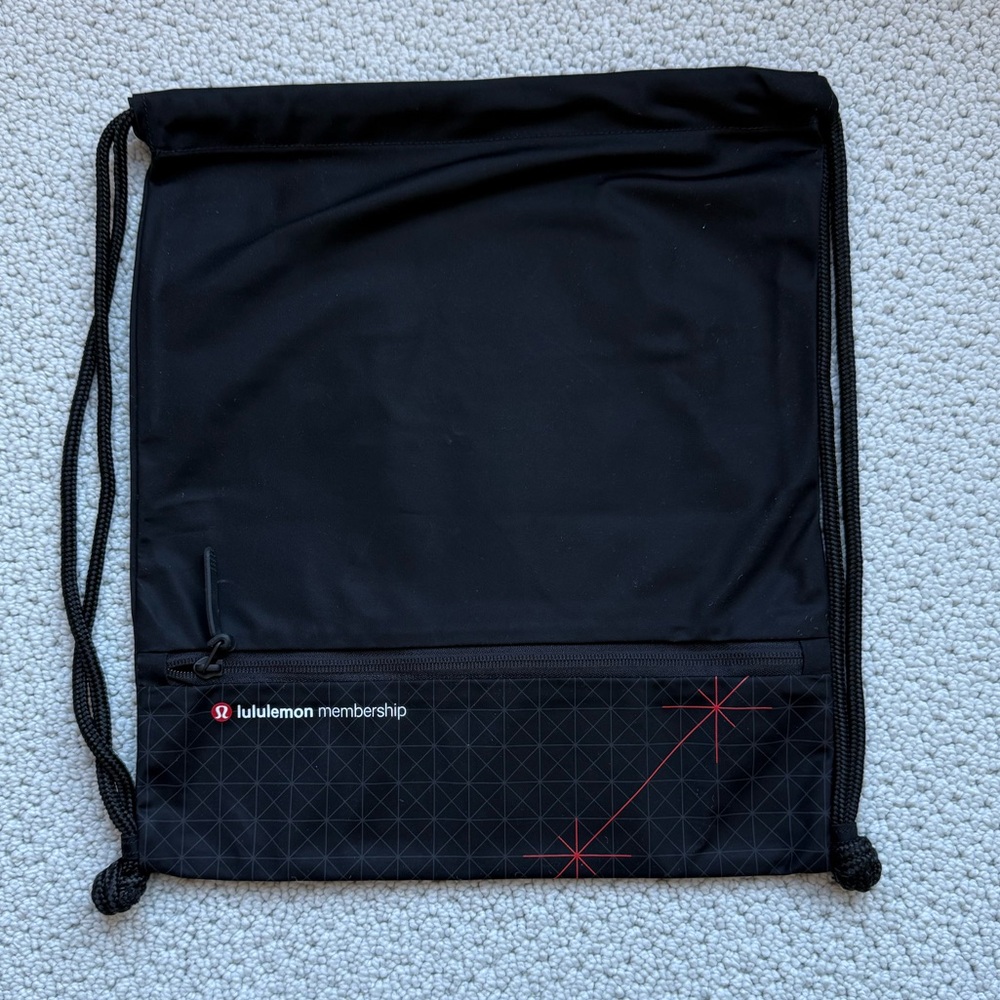 Lululemon membership sling bag backpack cinch drawstring black